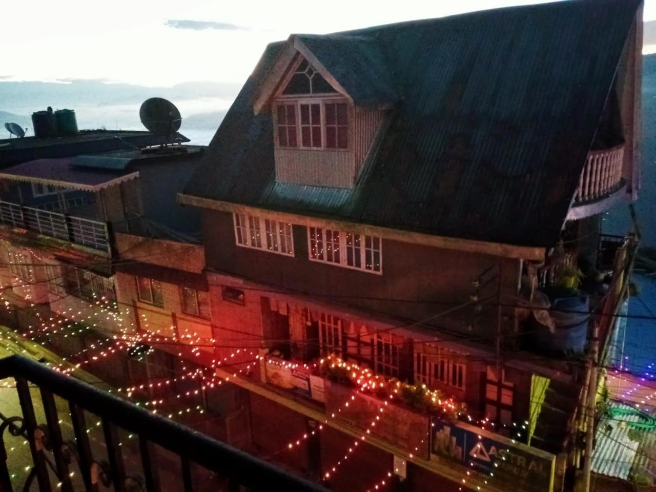 Backpackers Hub Hostel ดาร์จีลิง ภายนอก รูปภาพ